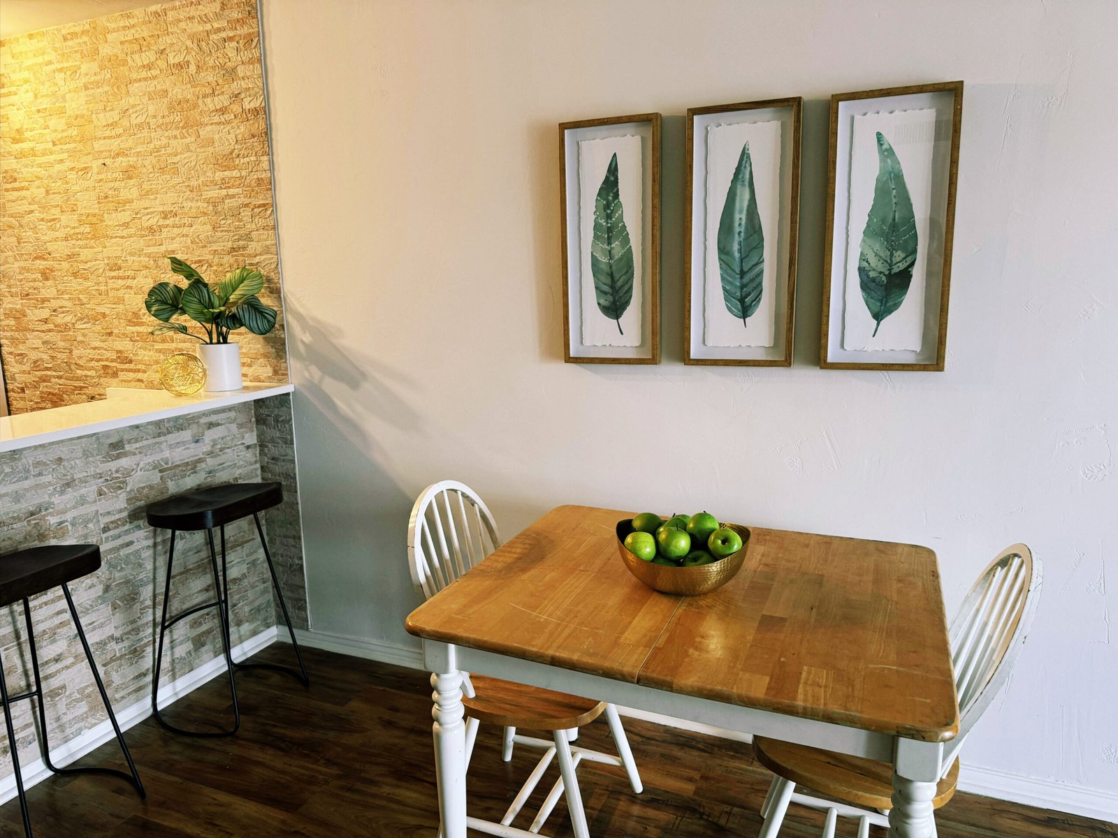 How to Stage Your Kitchen: The Ultimate Checklist for Sellers staged kitchen dining area