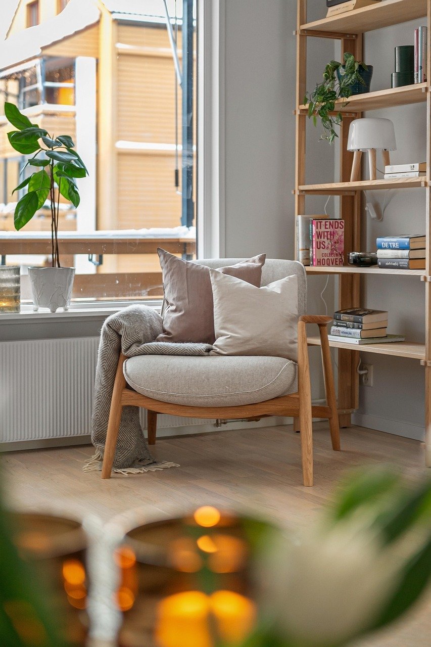 upclose chair and bookshelf photo