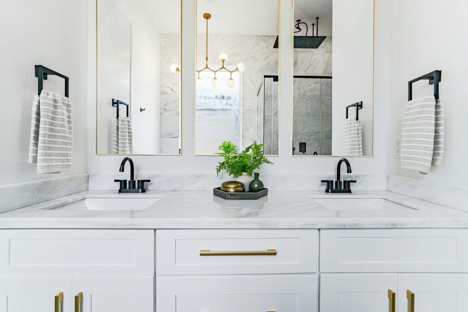 white bathroom staged photo