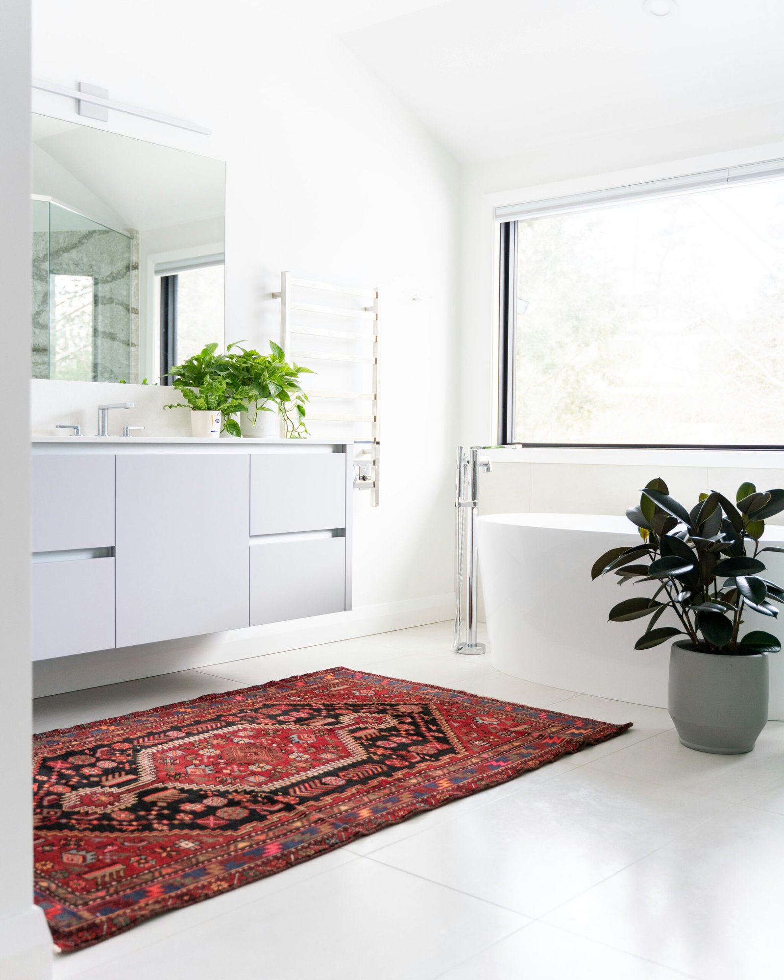 12 Affordable Amazon Finds to Help Sell Your Home Faster bathroom (4)